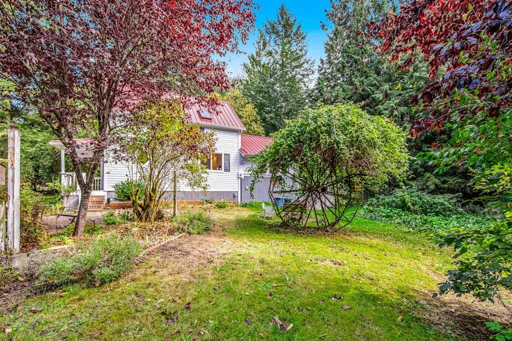 Peaceful Whispering Creek Farmhouse in Sequim