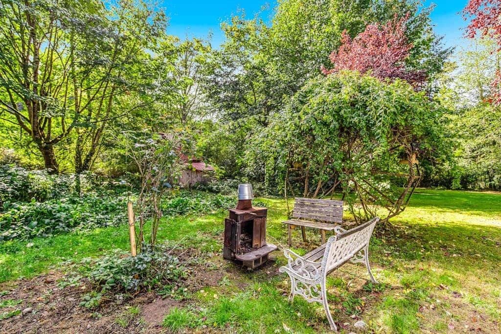Peaceful Whispering Creek Farmhouse in Sequim