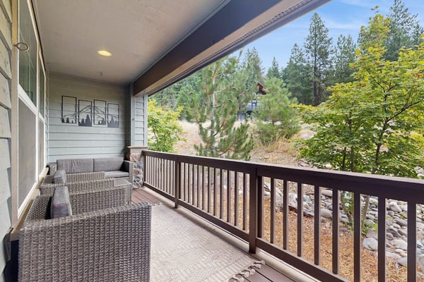 Experience the best of the Pacific Northwest at the Villages at Roslyn Ridge