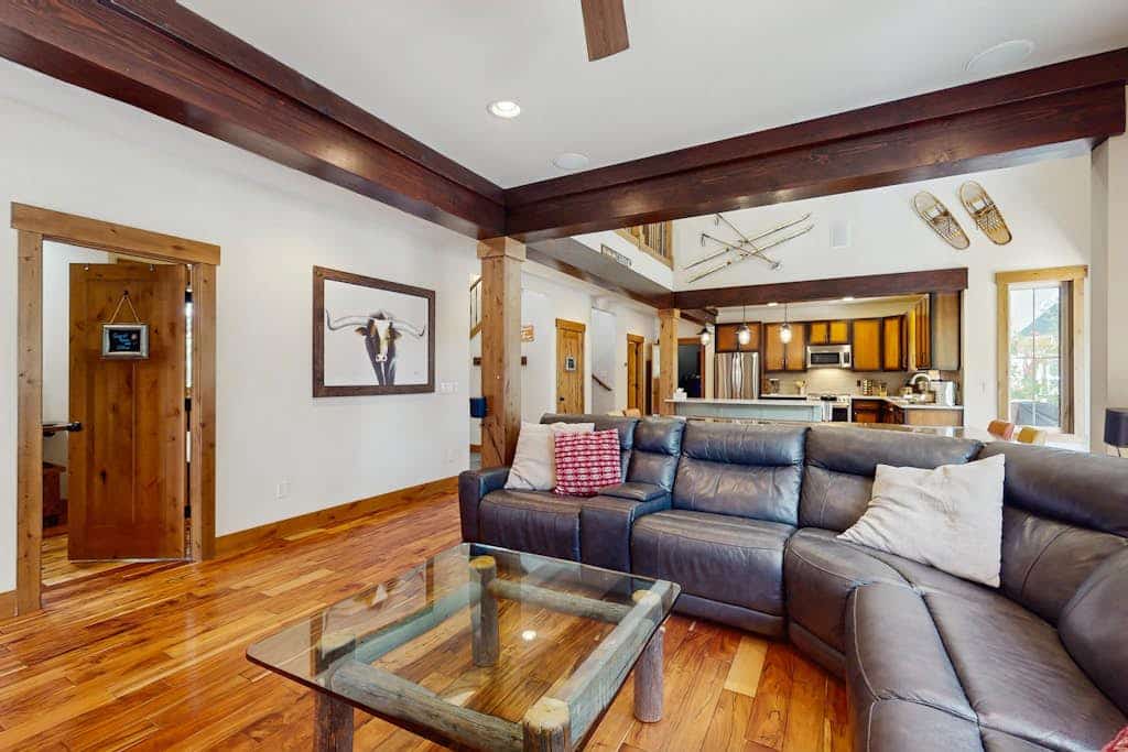 Luxury mountain retreat with hot tub, fire pit & direct Suncadia trail access