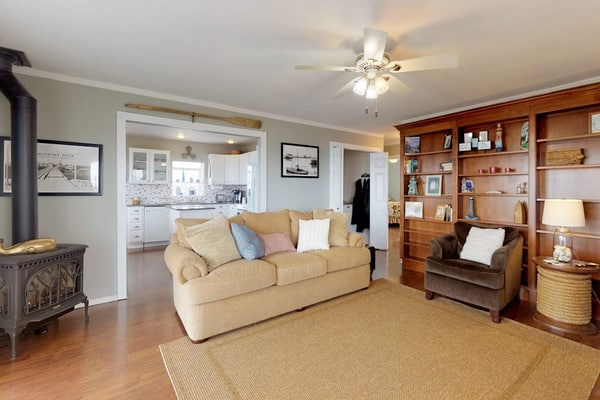 Bayfront guest house - amazing view of Westport Marina, near Float 3 & museum
