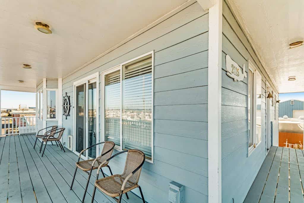 Bayfront guest house - amazing view of Westport Marina, near Float 3 & museum