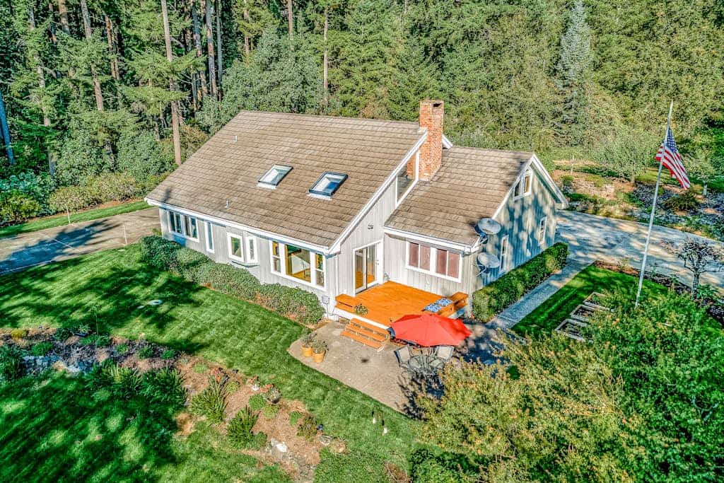Water-view dog-friendly home near public beach access