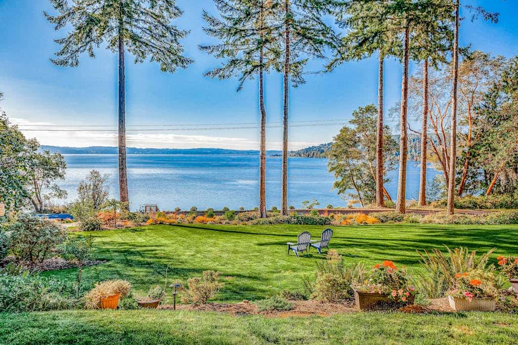 Water-view dog-friendly home near public beach access