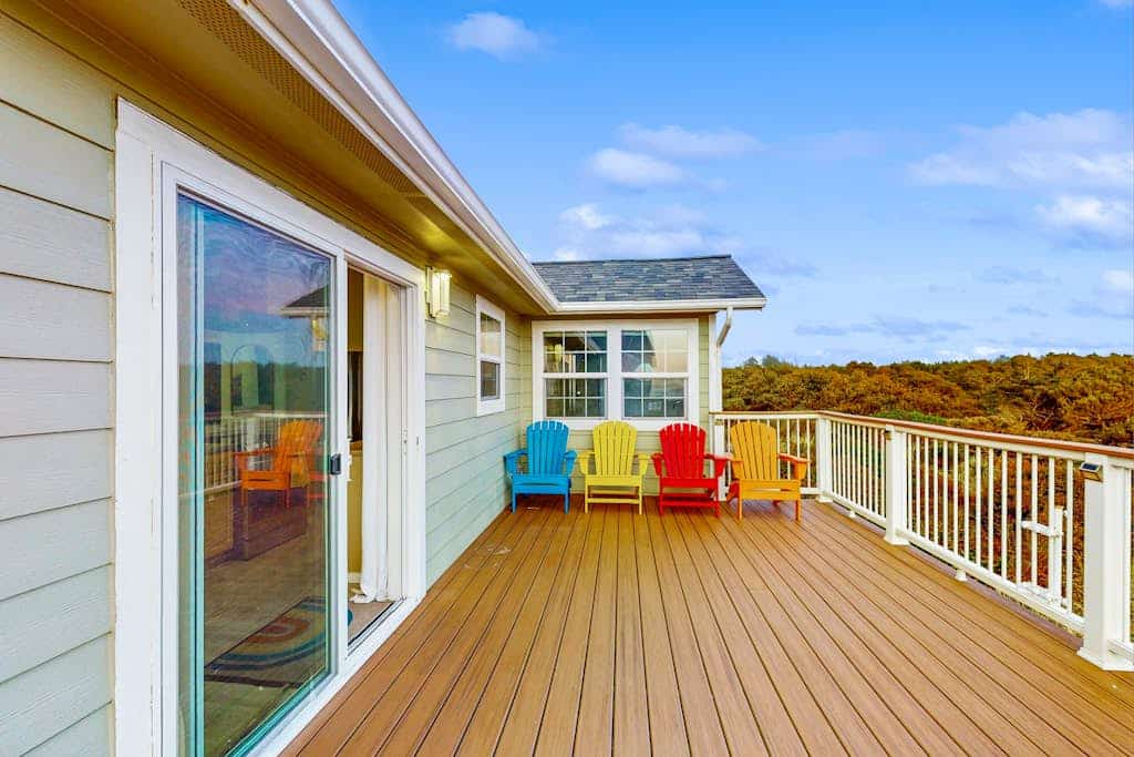 Serene, Dog-Friendly Beach House with Free WiFi & a Gas Fireplace