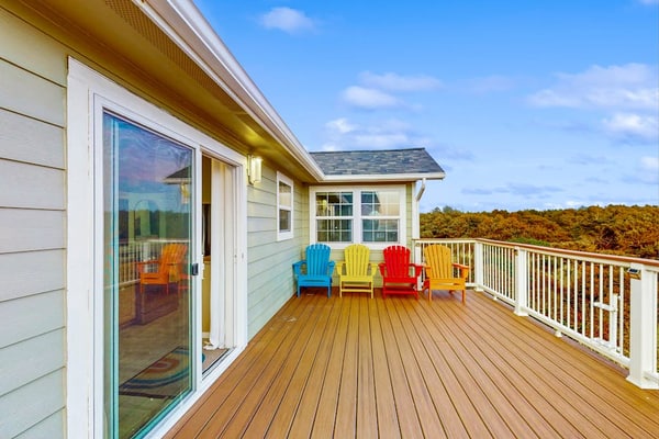 Serene, Dog-Friendly Beach House with Free WiFi & a Gas Fireplace