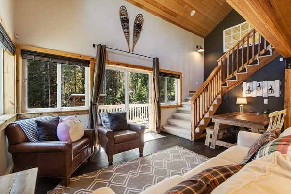 Beautiful Dog-Friendly Secluded Home W/ Private Hot Tub, Gas Grill & More