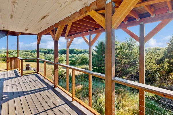 Family-friendly oceanview escape with spacious, wrap around deck and free Wifi