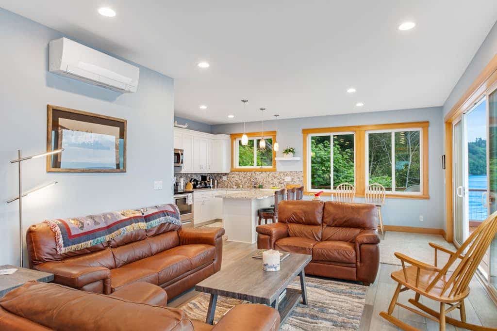 Waterfront home with amazing sound and mountain views - AC, kayaks, washer/dryer