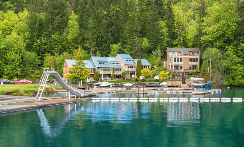Lake Sutherland Retreat | Lakefront townhouse with dock, 2 kayaks, grill, W/D