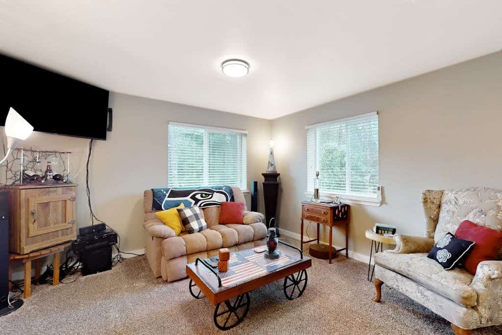 Charming golf-side stay with firepit, hot tub, grill, & pool table - W/D & AC