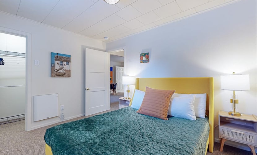 Stylish hotel suite just steps away from Downtown Port Townsend
