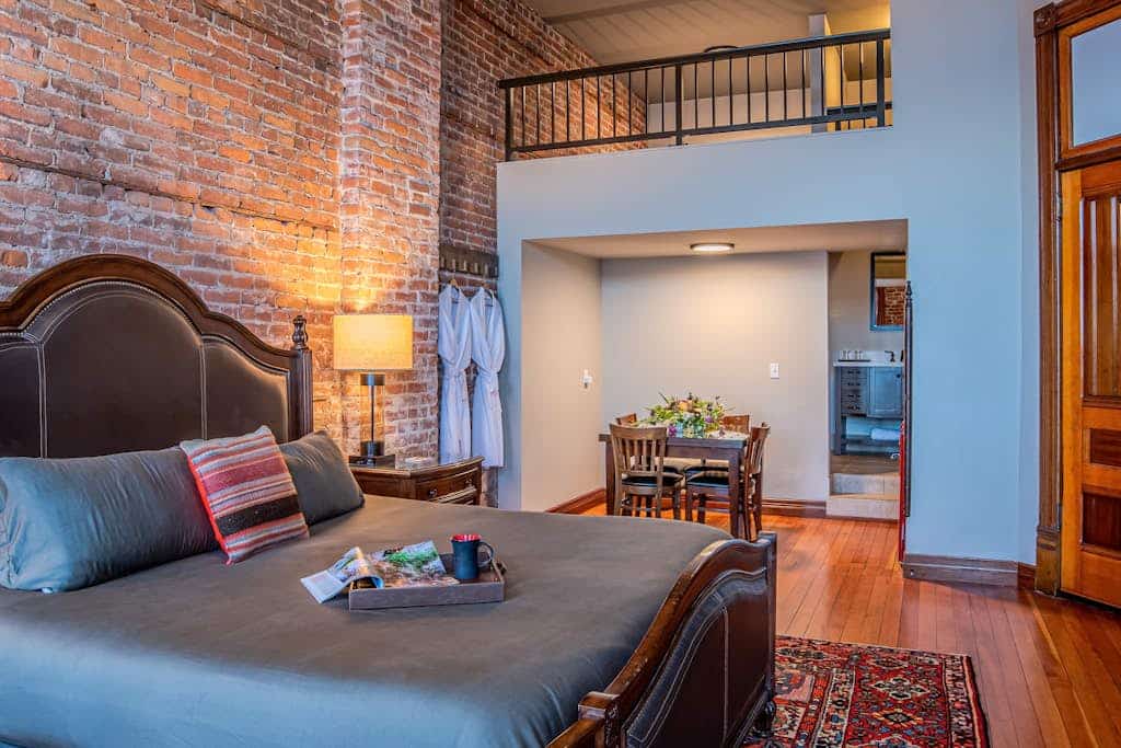 Historic Water View Room overlooking The Bay with private balcony