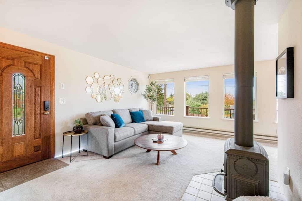 Comfortable home with Puget Sound view, decks, garden patio, WiFi & W/D