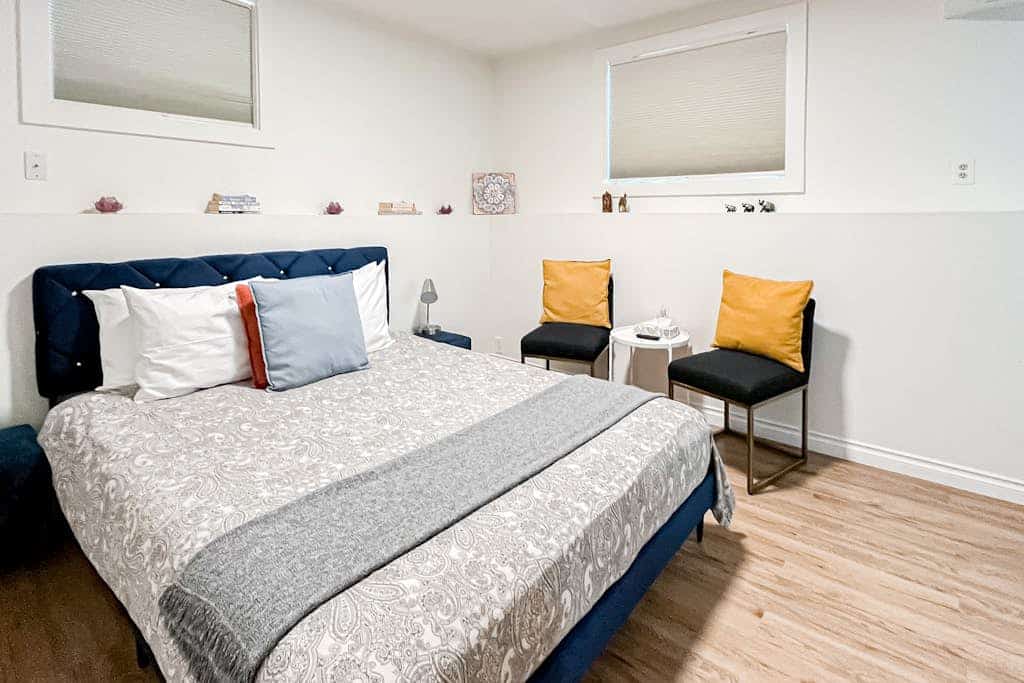 Remodeled studio in lovely neighborhood with shared yard and fast WiFi - dog OK
