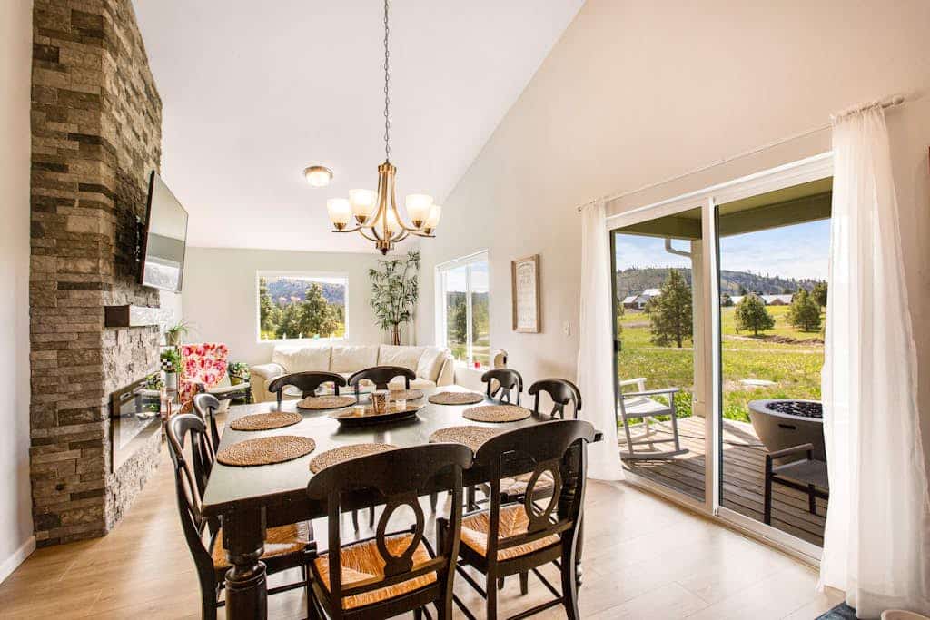 Lovely home with deck, Hidden Valley views, free WiFi, & private washer/dryer
