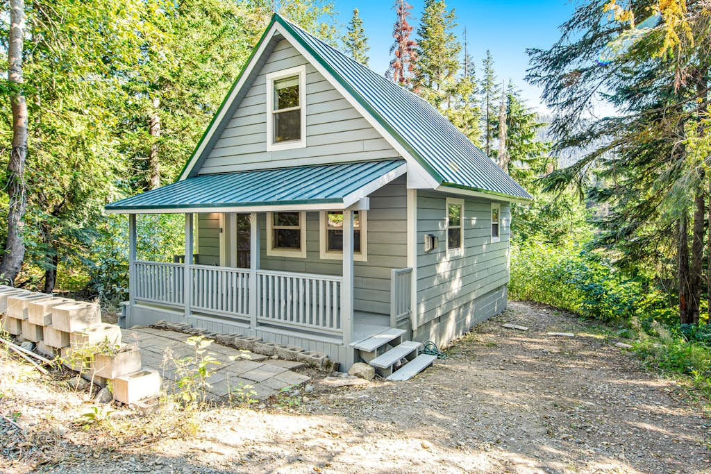 Snowdrop Summit Cabin