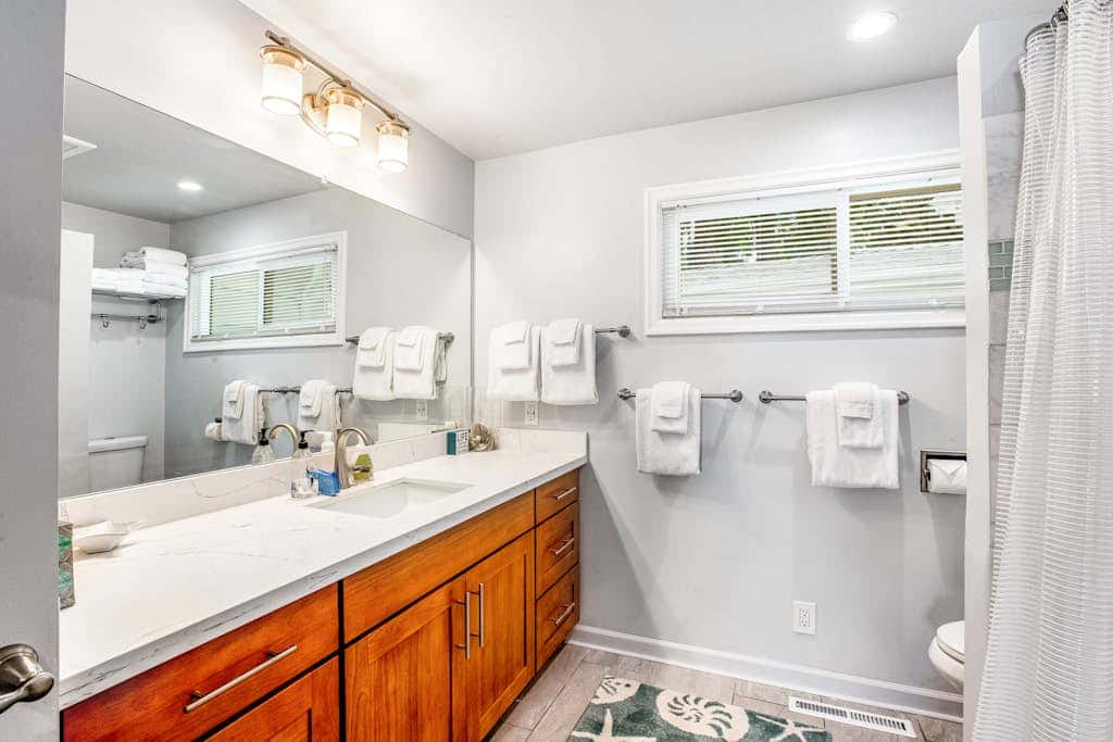 The Glen Cove Sand Spit & Guest Cottage