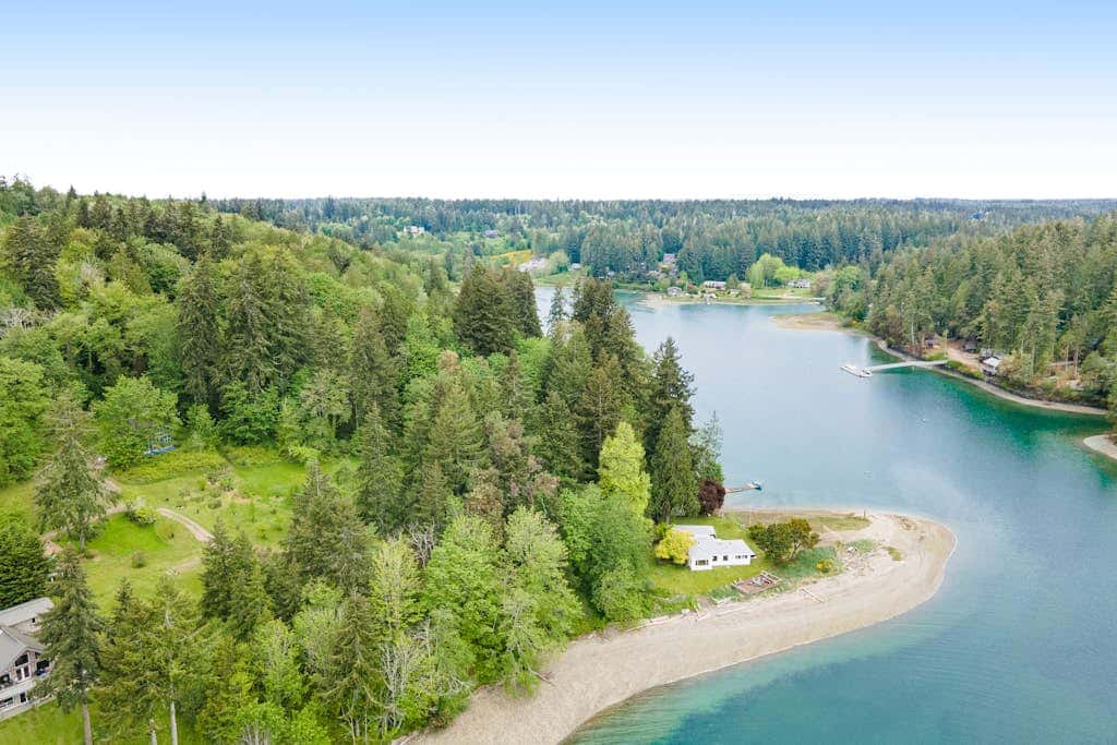 The Glen Cove Sand Spit & Guest Cottage