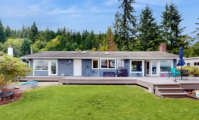 Peaceful Soundfront Getaway with Private Beach Access and Outdoor Living