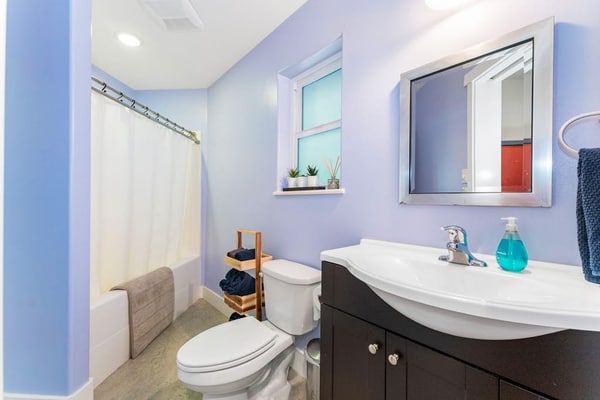Luxurious home with private beach access, wood burning fire place, dog-friendly