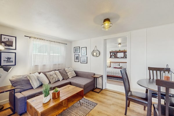 Cozy Coastal Retreat in Westport’s Historic Marina District - 1 dog allowed