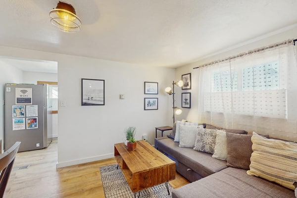 Cozy Coastal Retreat in Westport’s Historic Marina District - 1 dog allowed