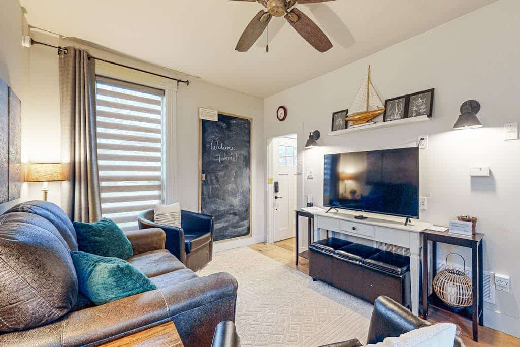 Charming downtown home near restaurants & Cap Sante Park - 2 dogs OK