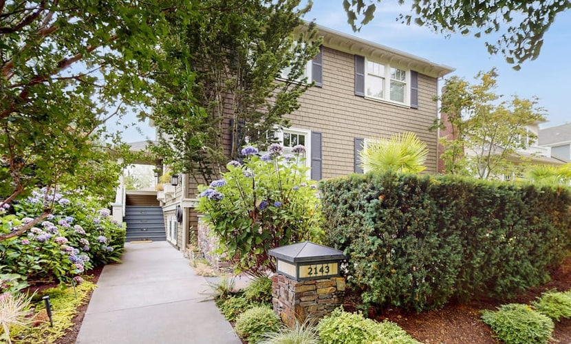 Elegant 4 bedroom Home near Washington Park Arboretum
