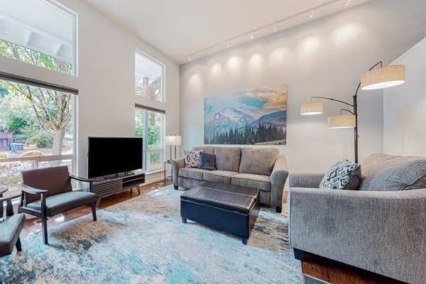 Rowandale | Serene house in University Place - short walk away from Puget Sound