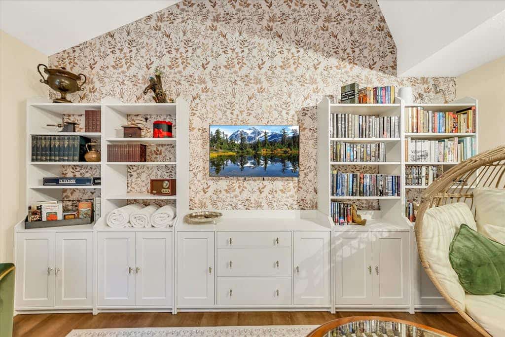 Dog-friendly storybook home in the trees with tennis, pickleball & beach access