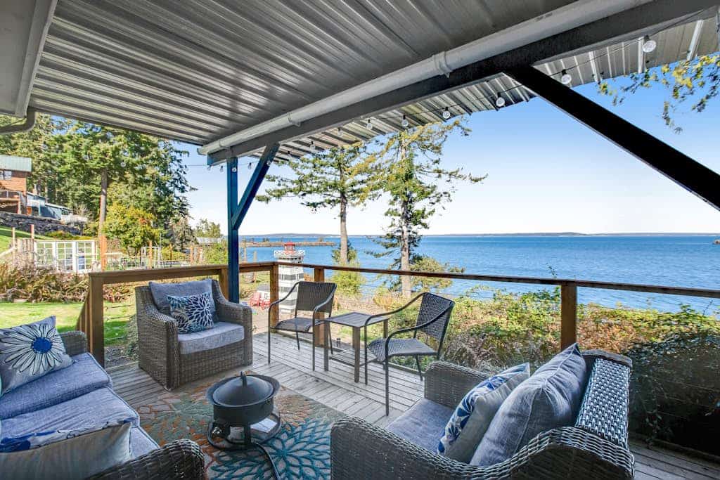 Impeccable views of the Sound complete with hot tub & pool table