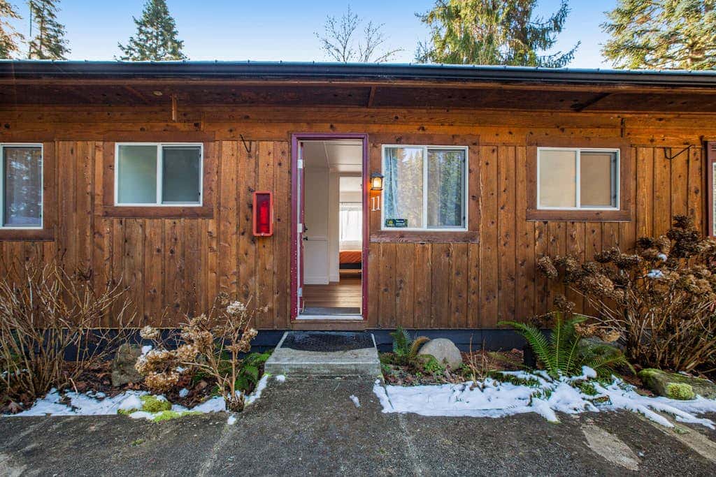 Mount Ellinor, Room 11 at Mount Walker Inn