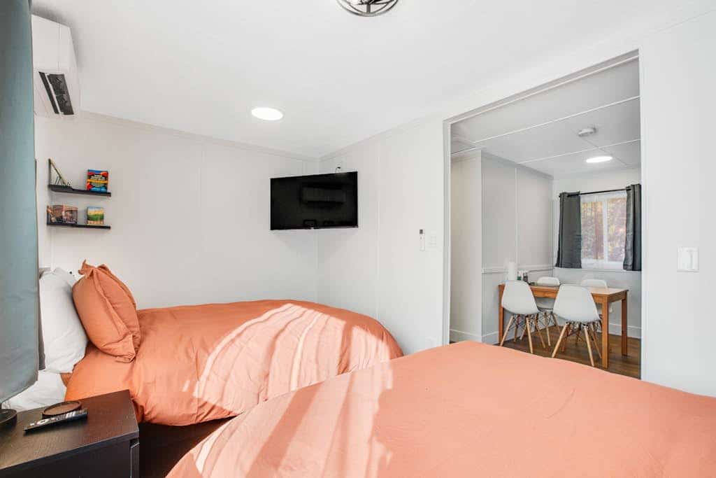 Dog-friendly hiker's studio with fast WiFi & mountain views