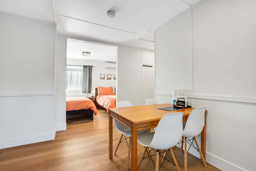 Mount Ellinor, Room 11 at Mount Walker Inn