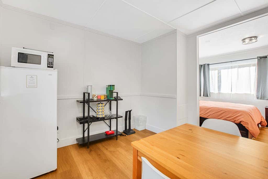 Mount Ellinor, Room 11 at Mount Walker Inn