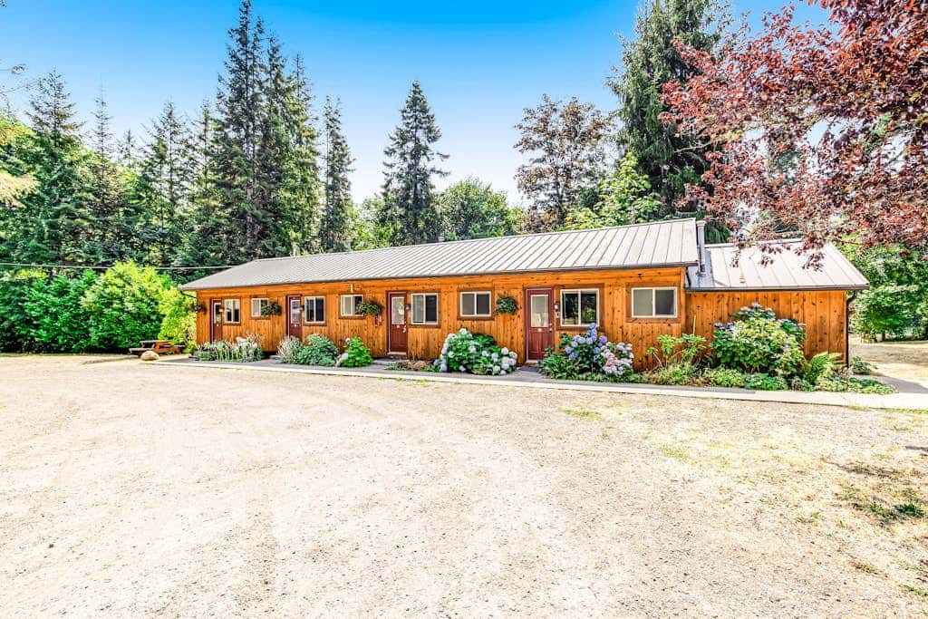Mount Ellinor, Room 11 at Mount Walker Inn