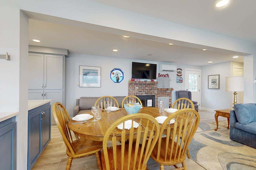 Tyee Shoreline Retreat A