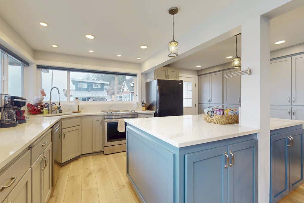 Tyee Shoreline Retreat A