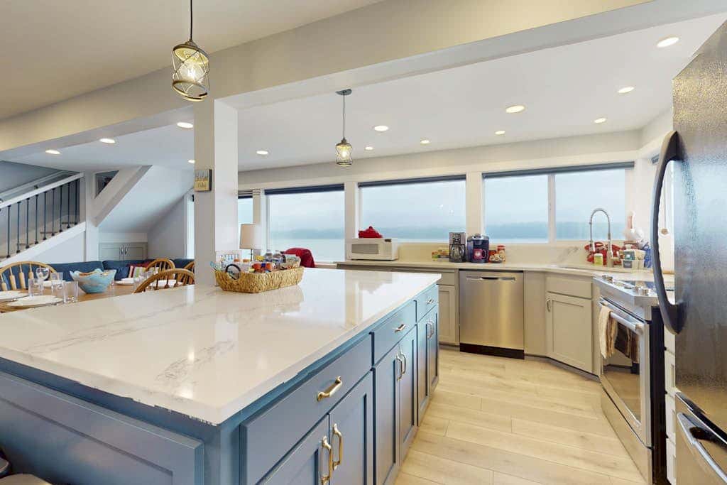Tyee Shoreline Retreat A