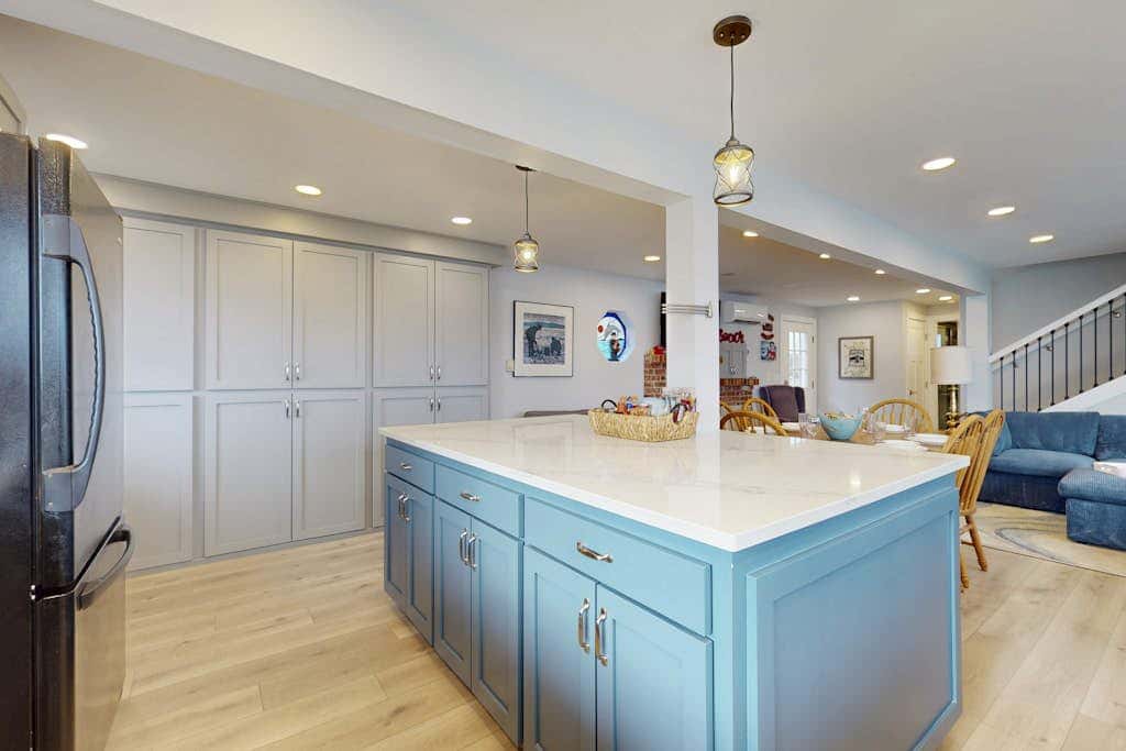 Tyee Shoreline Retreat A
