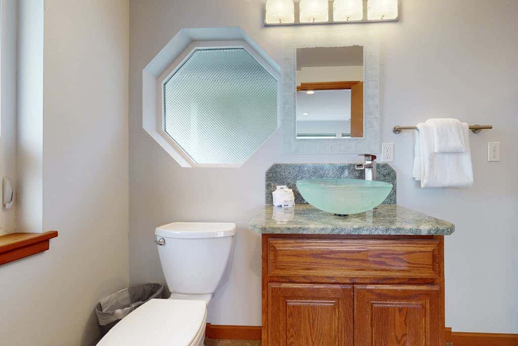 Tyee Shoreline Retreat A