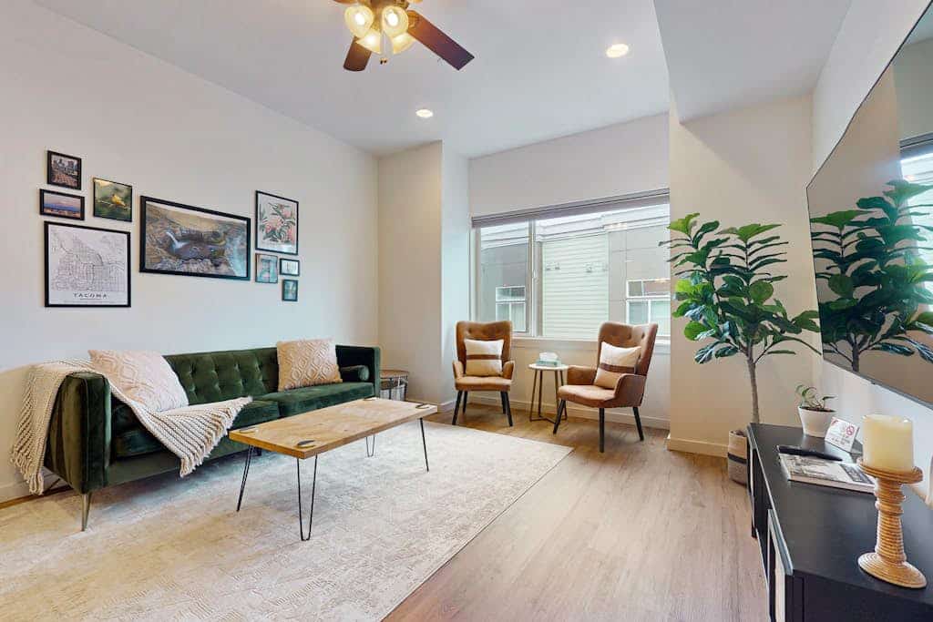Spacious & Luxe Condo: Best Mt. Rainier Views, Near Tacoma Convention Center