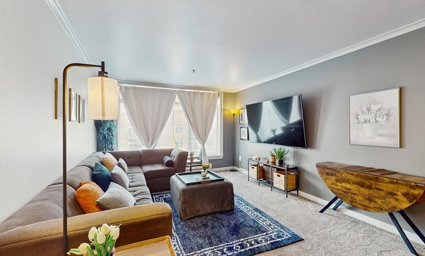Downtown condo with private patio and shared hot tub, dog friendly amenities