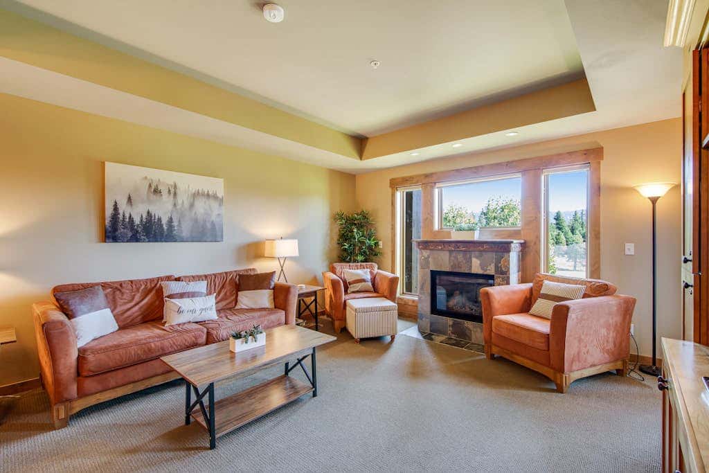 Trailhead Lodge #302