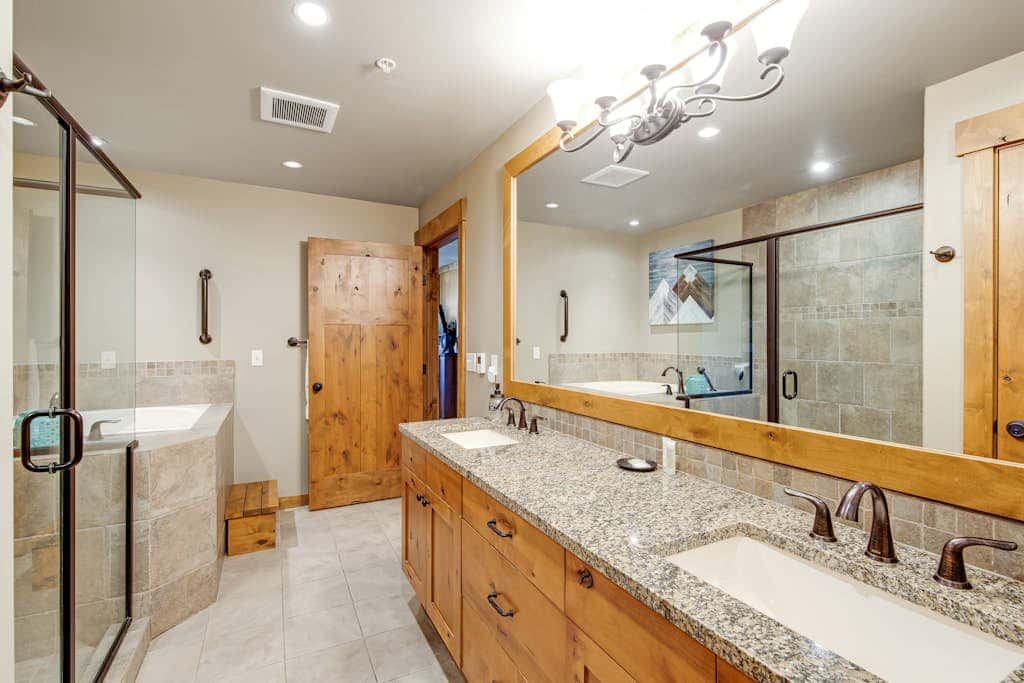 Trailhead Lodge #302