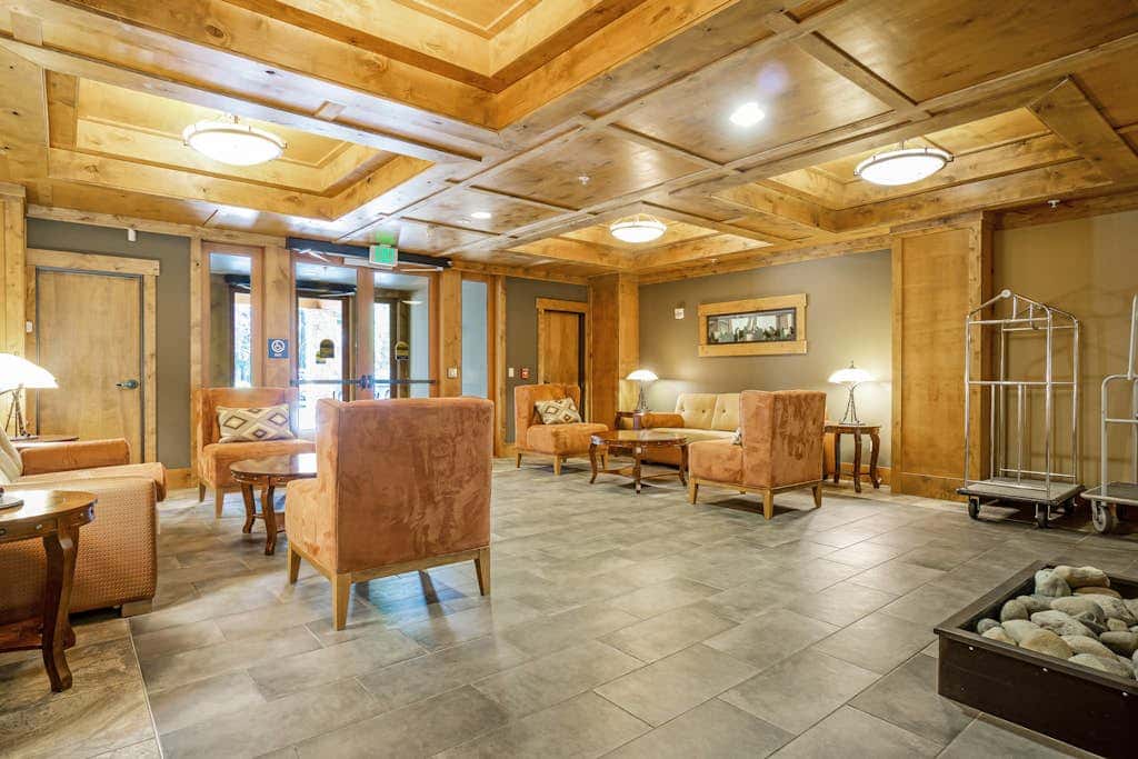 Trailhead Lodge #302