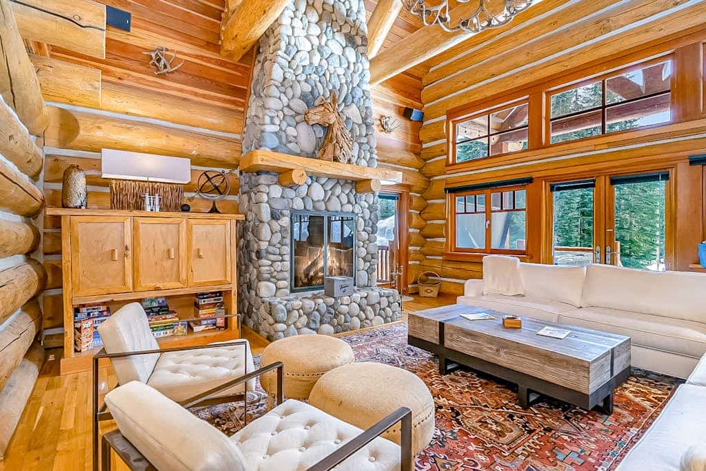 Luxurious 6000-square-foot mountain estate on 10 acres with hot tub & firepit