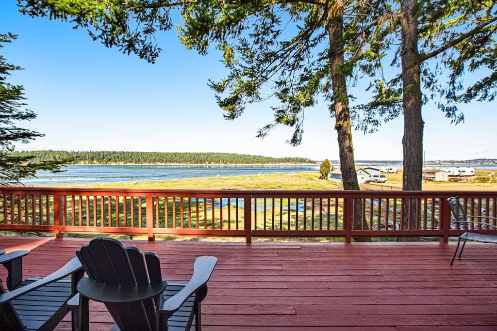 Waterfront Marrrowstone Island Retreat, Beach Access, Stunning Views