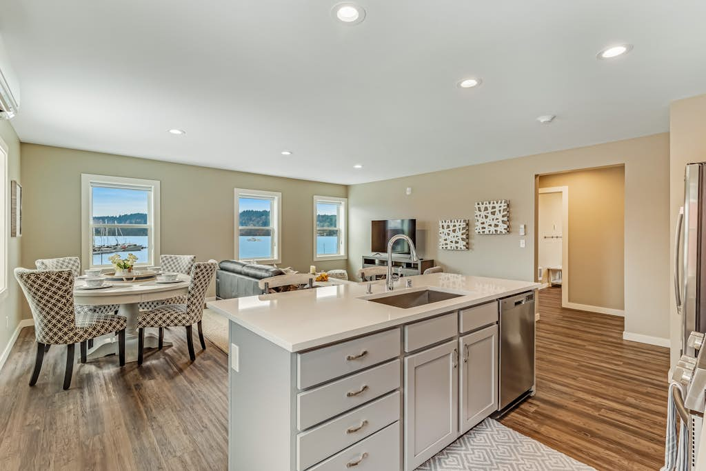 Liberty Bay Loft & Front Street Suite